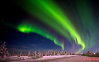 Winter in Lappland. Entdecke die schöne Natur und die Polarlichter
