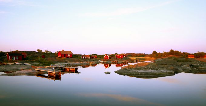 Schäreninseln vor Stockholm in Schweden Urlaub auf den Schäreninseln: Ein Ferienhaus am Meer an der Ostküste vor Stockholm