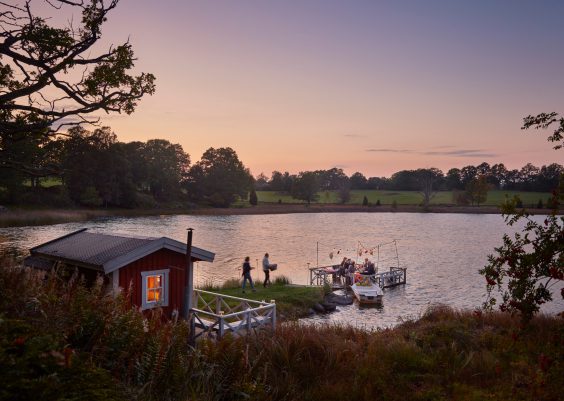 Urlaub direkt am See in einem Ferienhaus in Schweden mit Boot