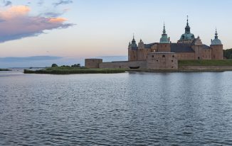 Kalmar Schloss bei Sonnenaufgang in der Region Smaland von Schweden.
